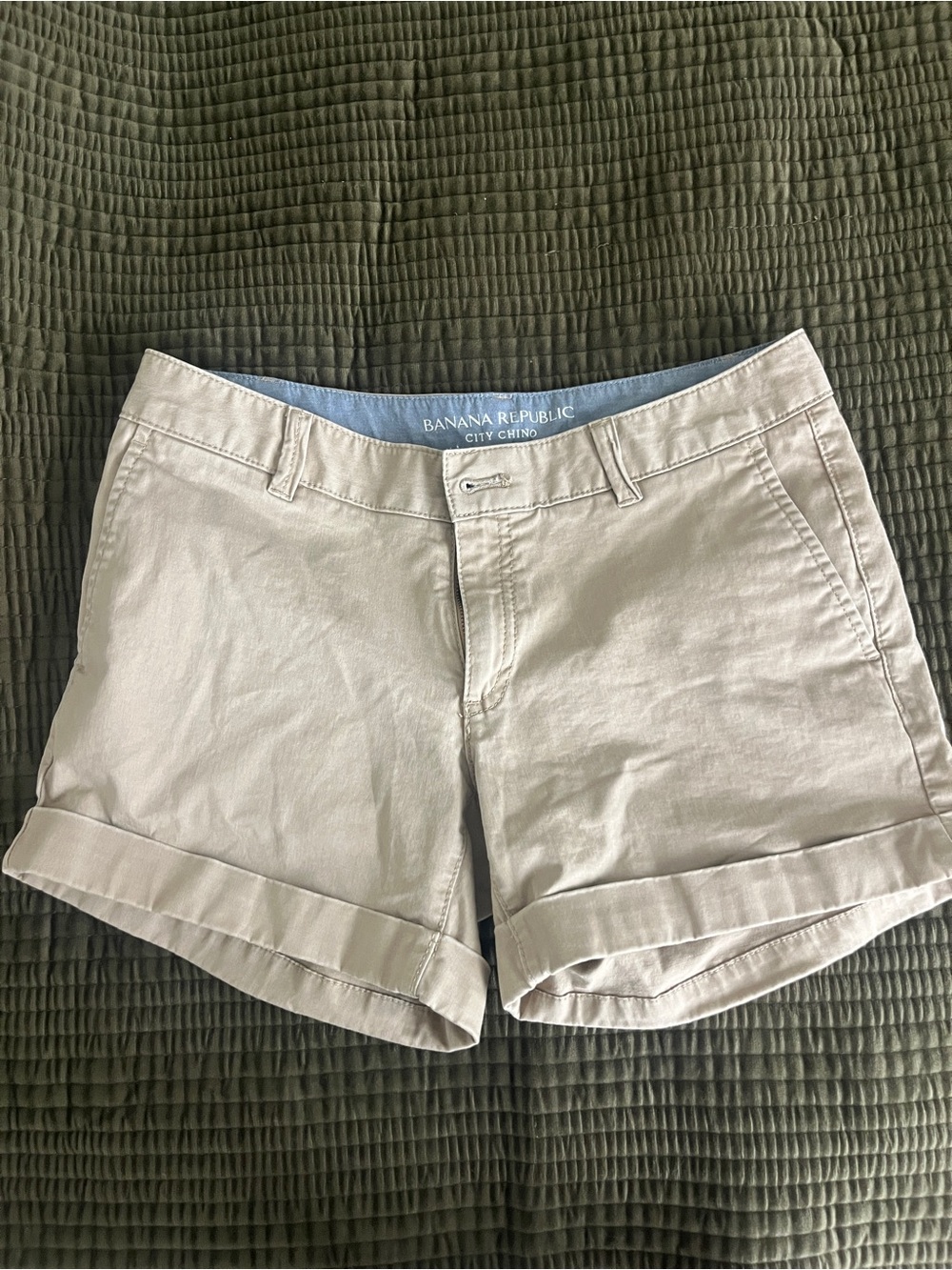 Banana Republic Women’s Light Taupe City Chino Shorts